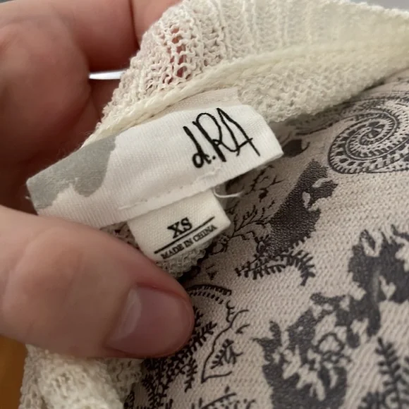 Revolve d.RA Acer sheer 3/4 length sleeve sweater - Picture 8 of 8